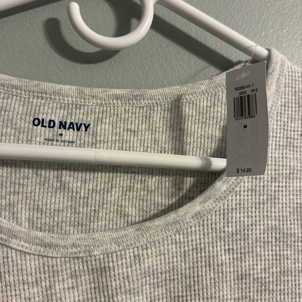 Old Navy gray long sleeve thermal T size medium with tags - Picture 2 of 2